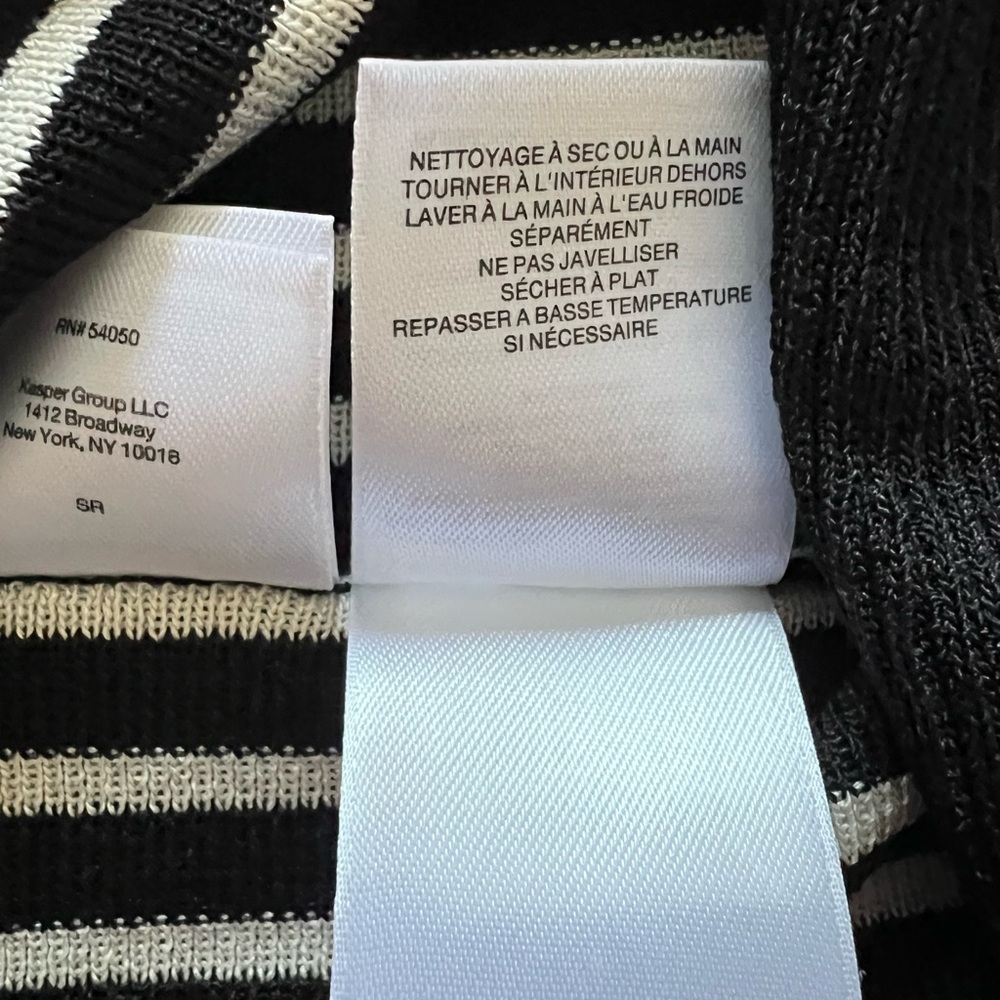 Anne Klein Sweater Black & Ivory Stripe EUC Sz M Crewneck 3/4 Slv Asymmetrical - Picture 11 of 11